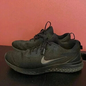 Nike Black Knit Athletic Shoes